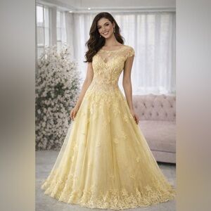Tony Bowls Yellow Lace Ball Gown Size 12 Prom Sweet 16 $699 Retail